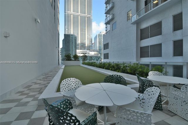 1010 Brickell Ave 2208, Miami, FL 33131