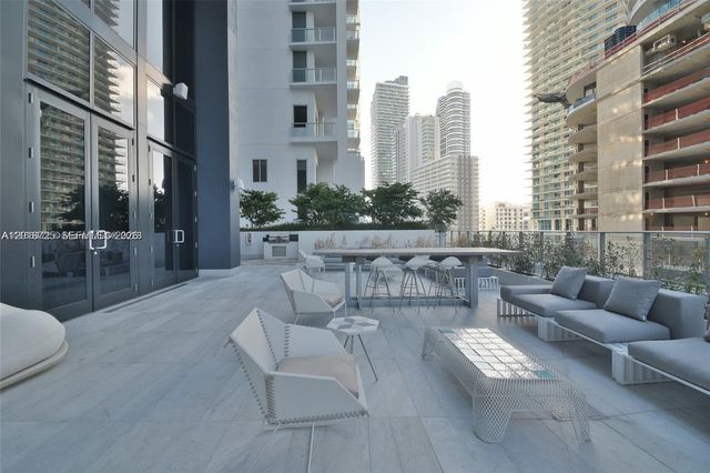 1010 Brickell Ave 2208, Miami, FL 33131