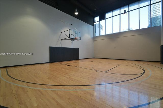 1010 Brickell Ave 2208, Miami, FL 33131
