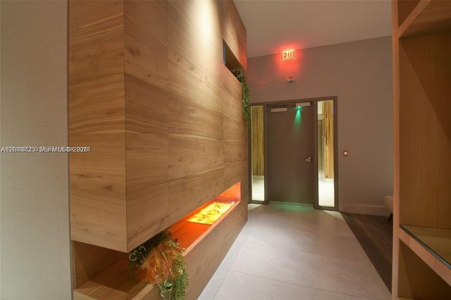 1010 Brickell Ave 2208, Miami, FL 33131