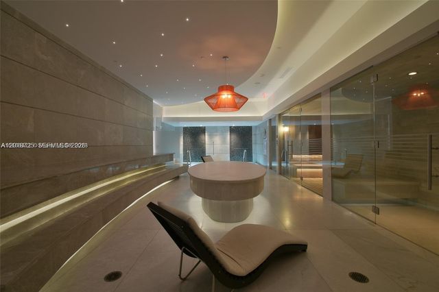 1010 Brickell Ave 2208, Miami, FL 33131