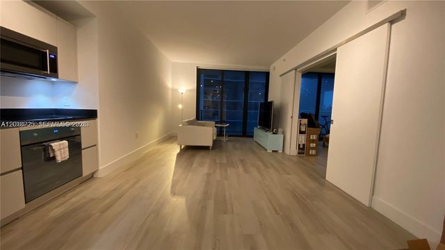 1010 Brickell Ave 2208, Miami, FL 33131