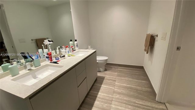 1010 Brickell Ave 2208, Miami, FL 33131