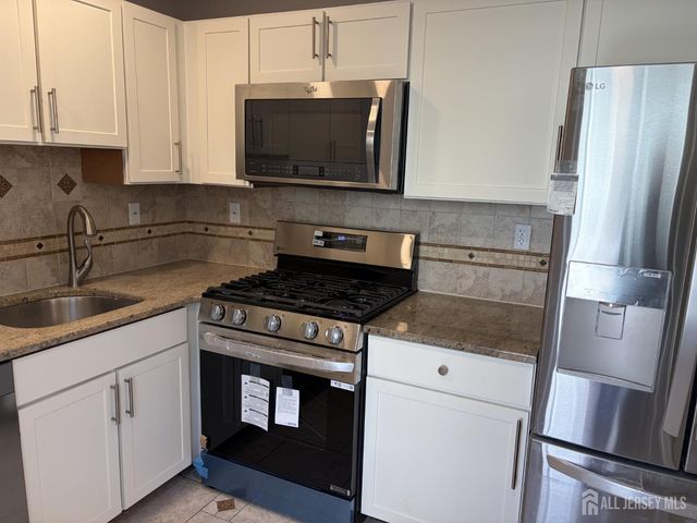 502 Great Beds Court, Perth Amboy, NJ 08861