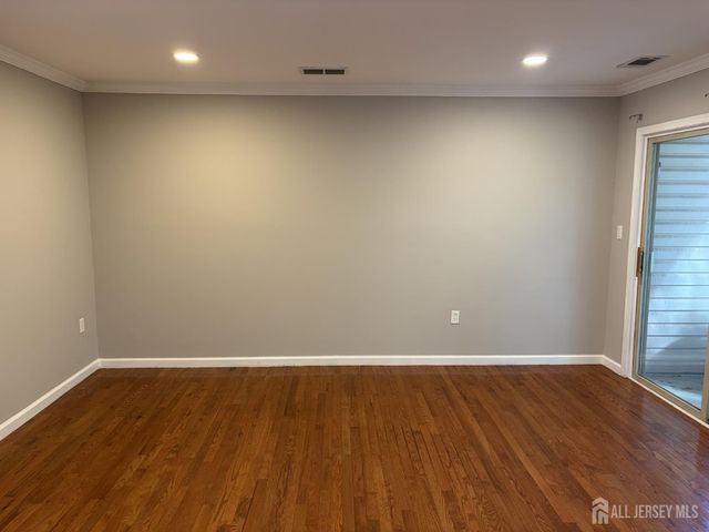 502 Great Beds Court, Perth Amboy, NJ 08861