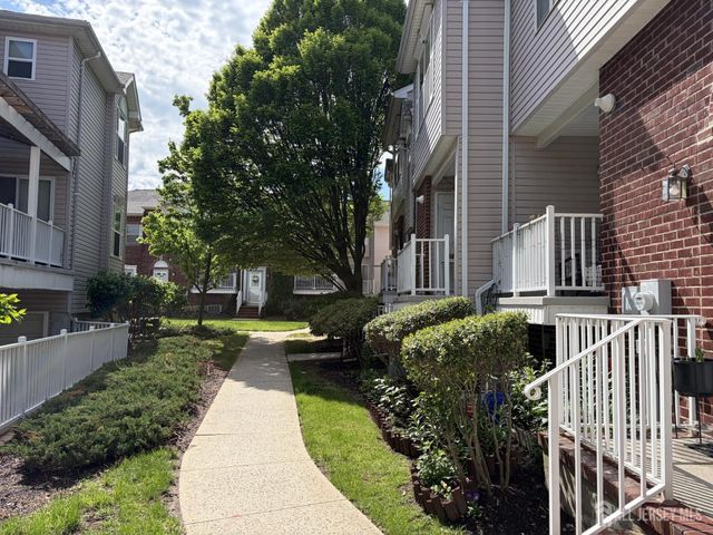 502 Great Beds Court, Perth Amboy, NJ 08861