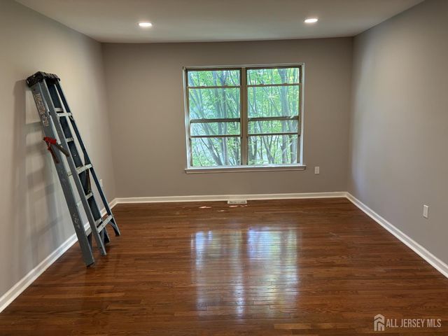 502 Great Beds Court, Perth Amboy, NJ 08861