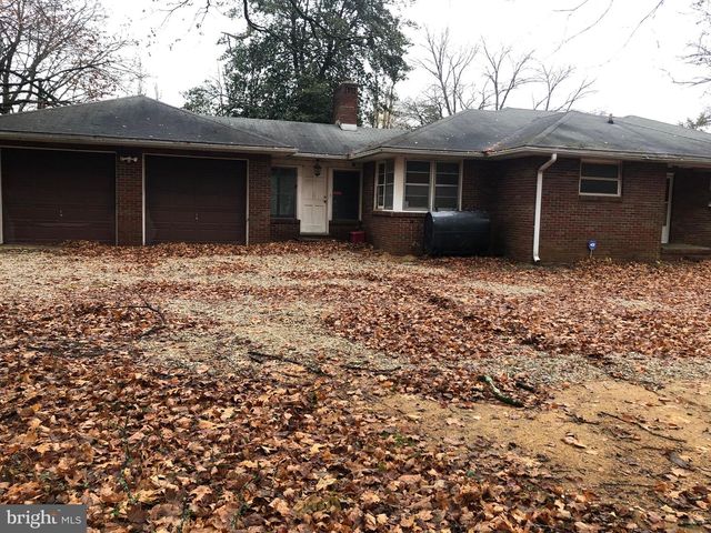 571 W SHERMAN AVE, Vineland, NJ 08360