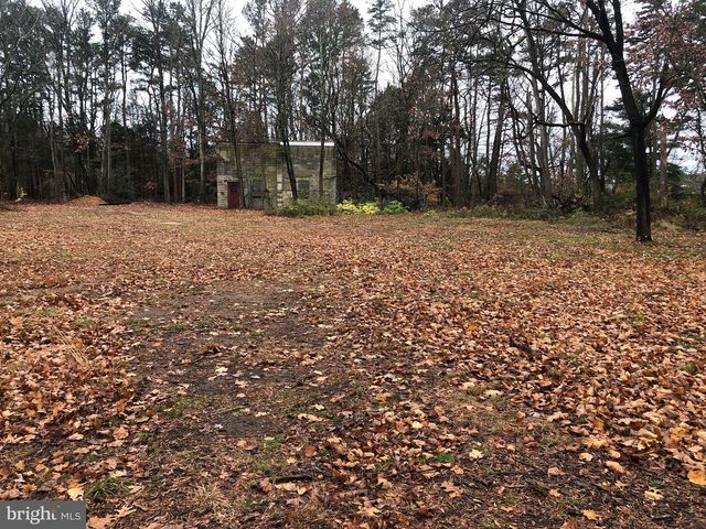 571 W SHERMAN AVE, Vineland, NJ 08360