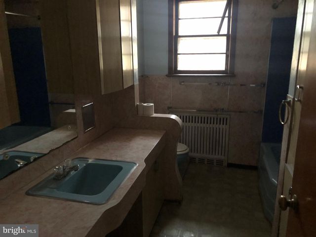 571 W SHERMAN AVE, Vineland, NJ 08360