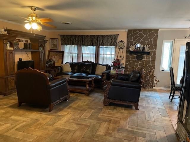 558 W Leblanc Street, Winnie, TX 77665