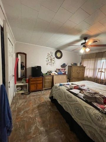 558 W Leblanc Street, Winnie, TX 77665