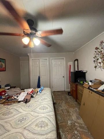 558 W Leblanc Street, Winnie, TX 77665