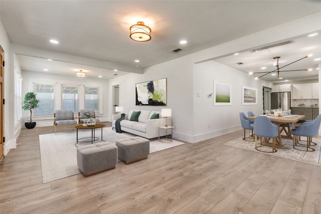 1023 Woodlawn Avenue, Dallas, TX 75208