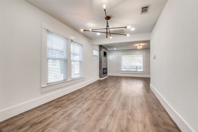 1023 Woodlawn Avenue, Dallas, TX 75208