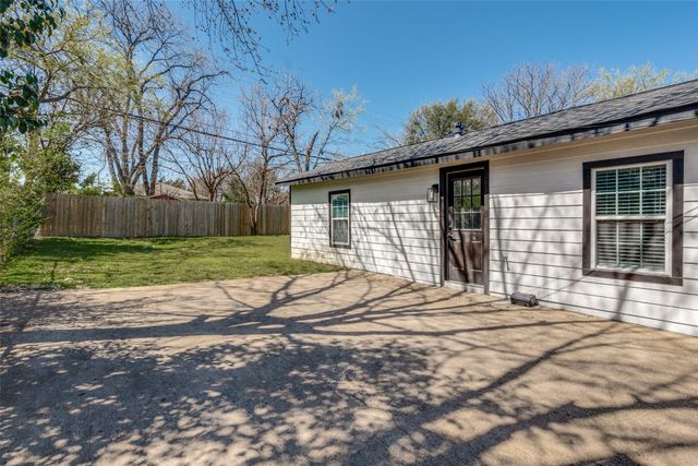 1023 Woodlawn Avenue, Dallas, TX 75208