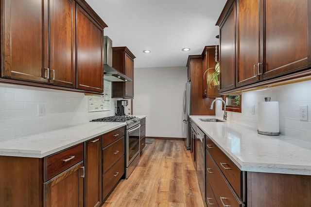 3631 Hillview Lane, Saint Bonifacius, MN 55375
