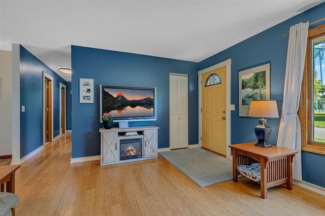 3631 Hillview Lane, Saint Bonifacius, MN 55375