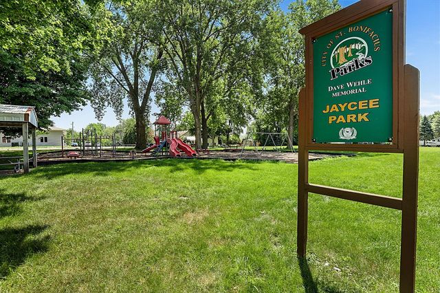 3631 Hillview Lane, Saint Bonifacius, MN 55375