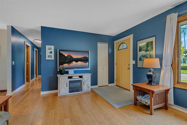3631 Hillview Lane, Saint Bonifacius, MN 55375