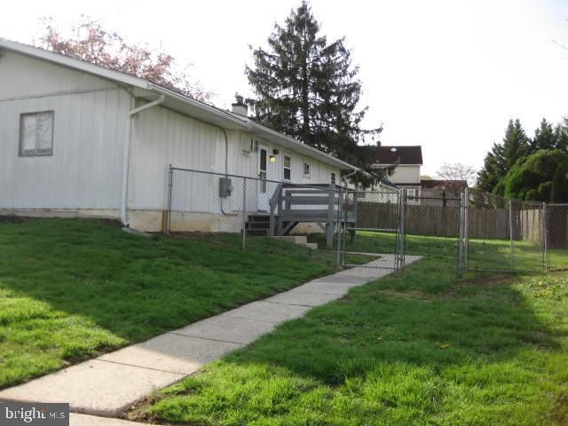 2840 3RD AVE, Upper Chichester, PA 19061