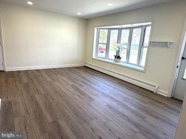 2840 3RD AVE, Upper Chichester, PA 19061