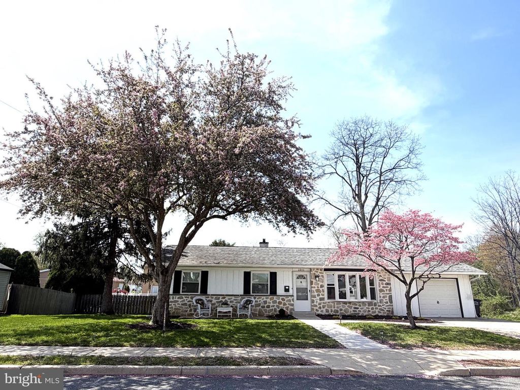 2840 3RD AVE, Upper Chichester, PA 19061