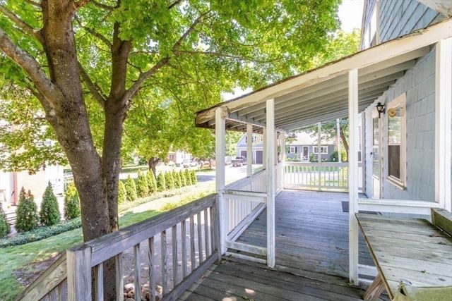 46 Conlyn Avenue, Franklin, MA 02038