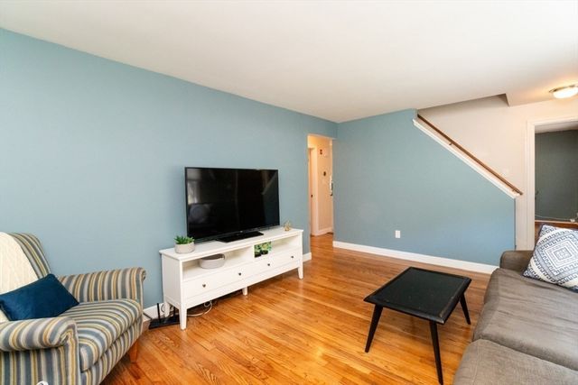 46 Conlyn Avenue, Franklin, MA 02038