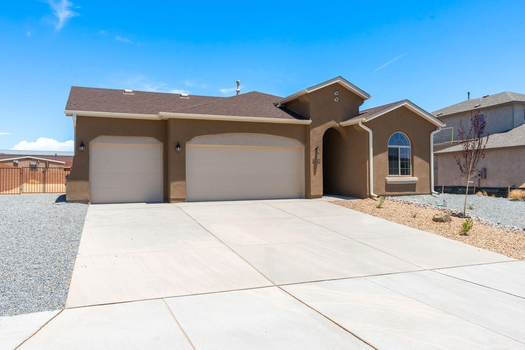3730 Santa Fe Trail SW, Los Lunas, NM 87031