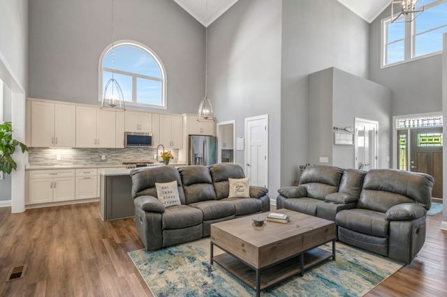 155 Cypress Point Dr, Winchester, TN 37398