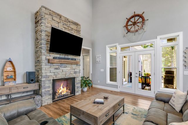 155 Cypress Point Dr, Winchester, TN 37398