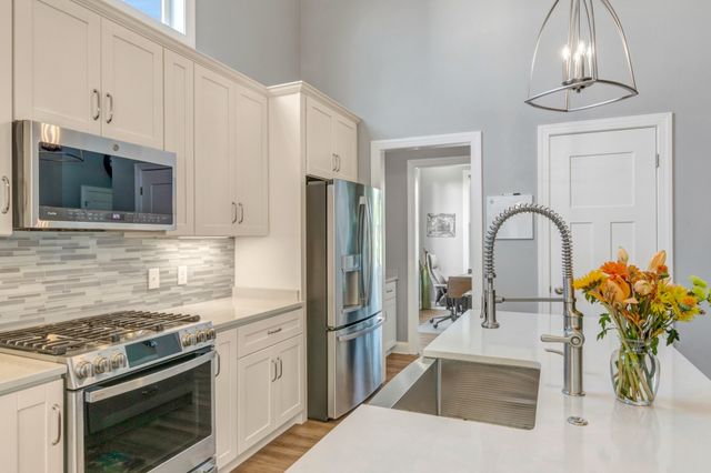 155 Cypress Point Dr, Winchester, TN 37398