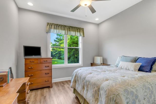 155 Cypress Point Dr, Winchester, TN 37398