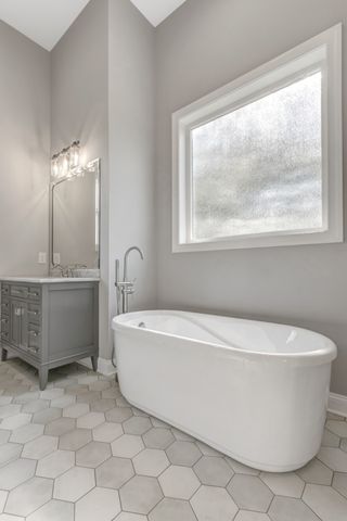 155 Cypress Point Dr, Winchester, TN 37398