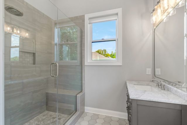 155 Cypress Point Dr, Winchester, TN 37398