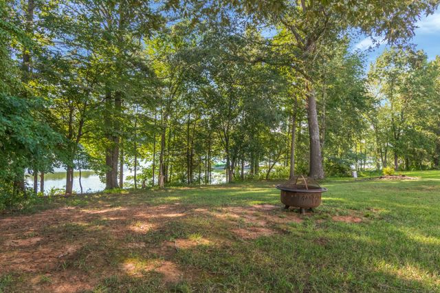 155 Cypress Point Dr, Winchester, TN 37398