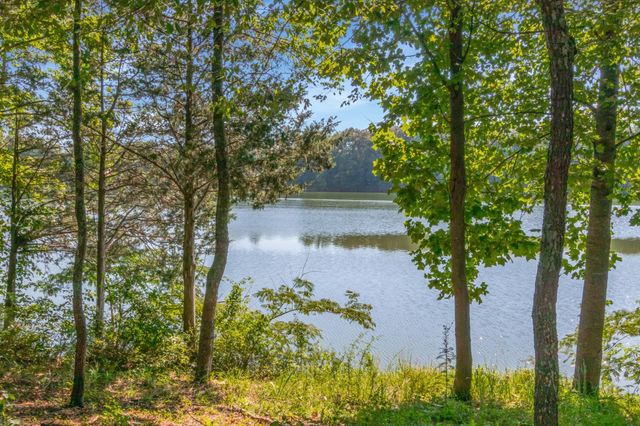 155 Cypress Point Dr, Winchester, TN 37398