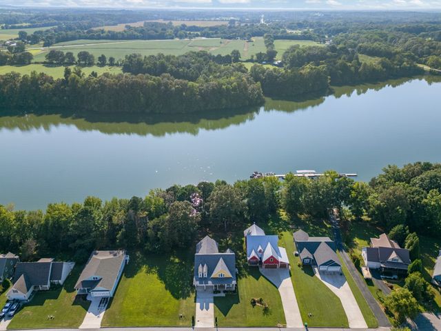 155 Cypress Point Dr, Winchester, TN 37398