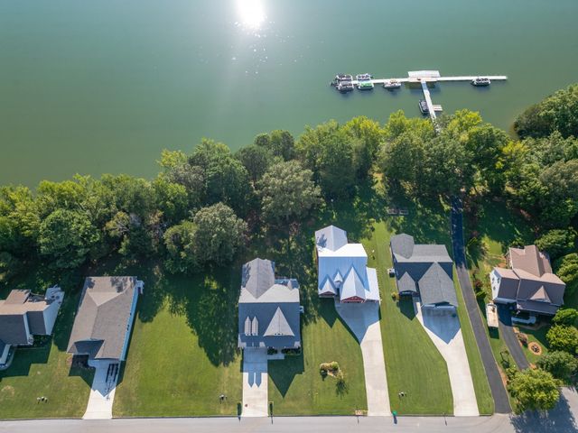 155 Cypress Point Dr, Winchester, TN 37398