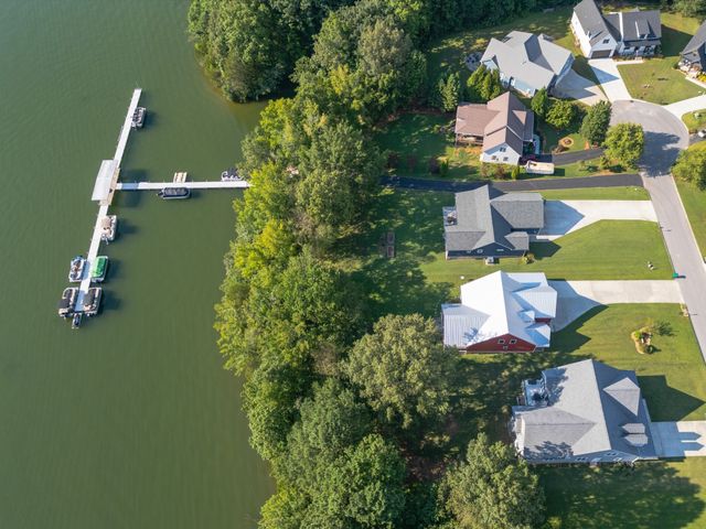 155 Cypress Point Dr, Winchester, TN 37398