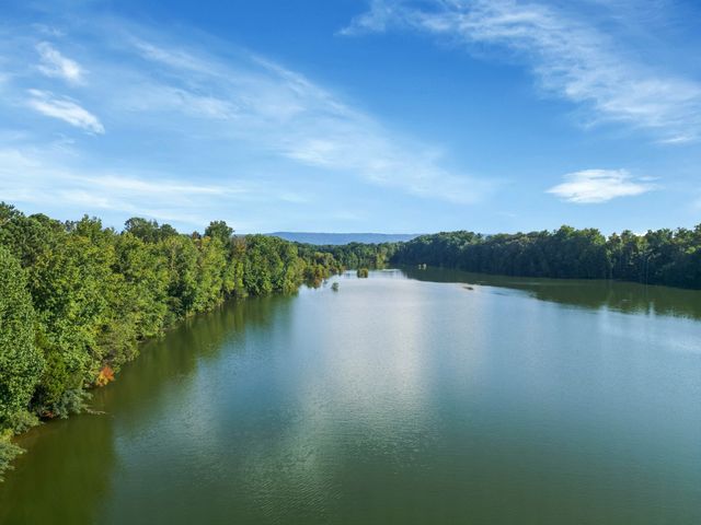 155 Cypress Point Dr, Winchester, TN 37398