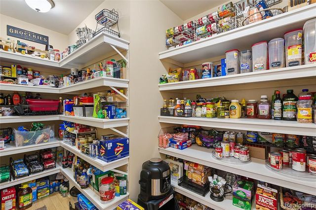 55733 Whitney Court, Shelby Twp, MI 48315