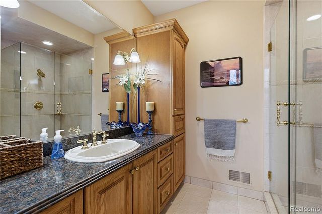 55733 Whitney Court, Shelby Twp, MI 48315