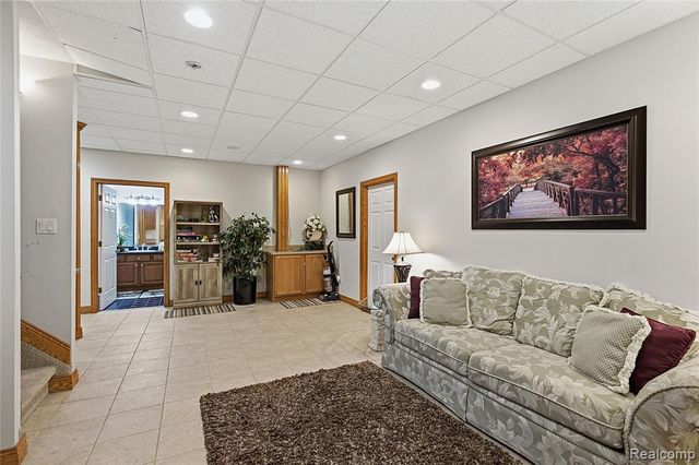 55733 Whitney Court, Shelby Twp, MI 48315