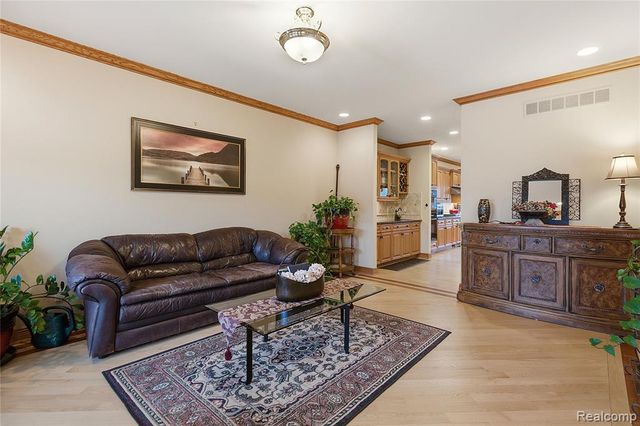 55733 Whitney Court, Shelby Twp, MI 48315