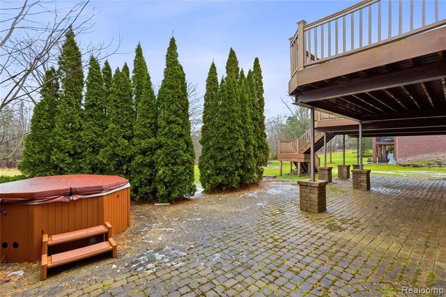 55733 Whitney Court, Shelby Twp, MI 48315