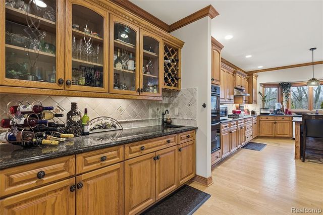 55733 Whitney Court, Shelby Twp, MI 48315