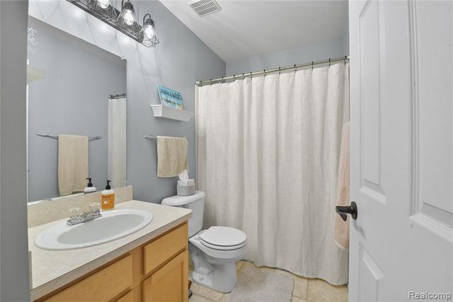 29229 Hunter Court, Trenton, MI 48183
