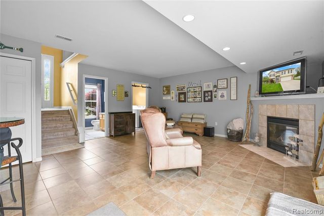 29229 Hunter Court, Trenton, MI 48183